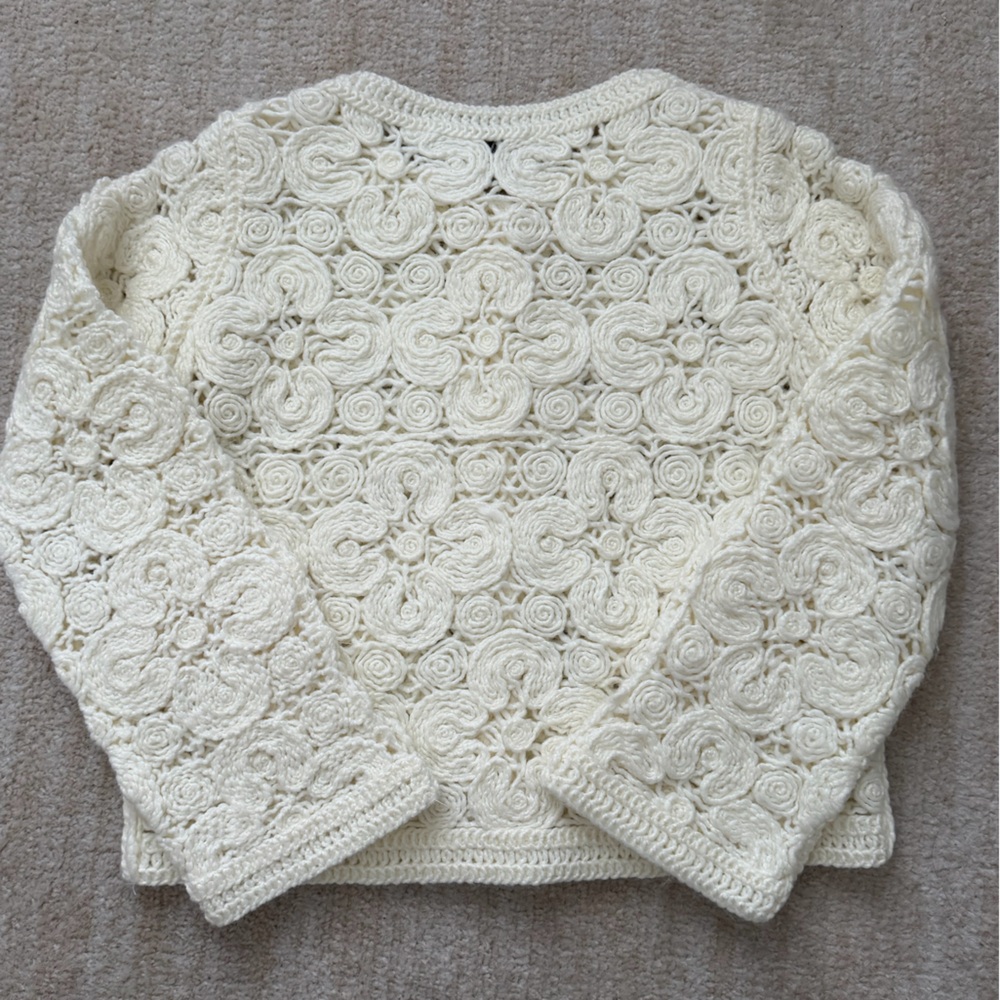 Zara Off-White Crochet Cardigan with Gold Buttons - Picture 2 of 3